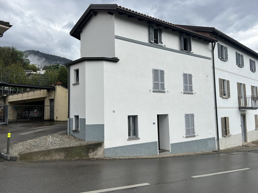 Casa di null locali in vendita a Morbio Inferiore - immagine 1/10