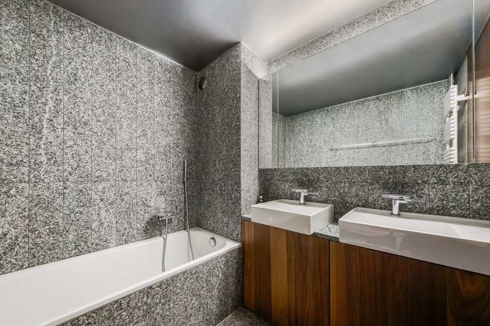 5 rooms Apartment to buy in Crans-Montana - image 1/13