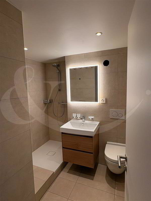 Appartement 6 pièces à louer à Genf - image 1/7