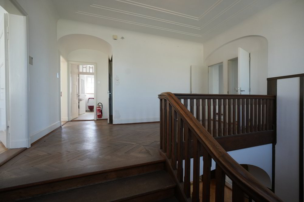 14 rooms House to buy in Murten - image 1/11