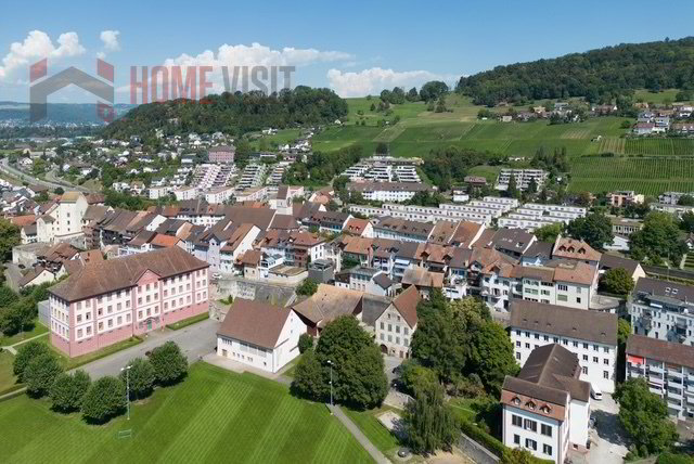 7 Zimmer Haus zum verkaufen in Klingnau - Bild 1/12