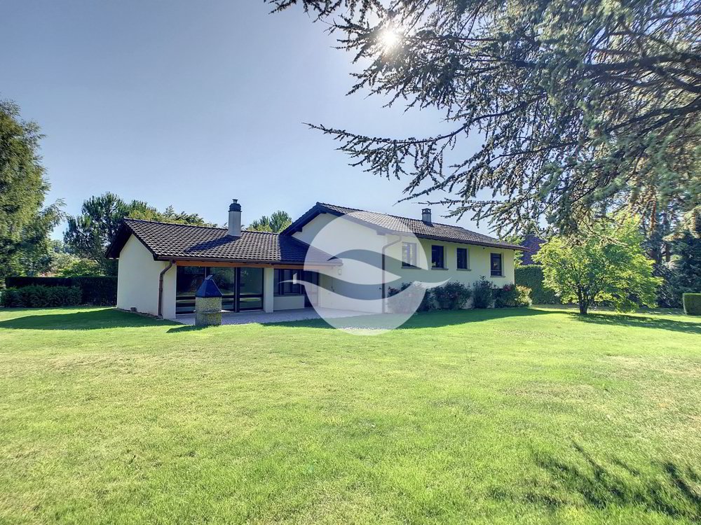 Maison 8 pièces à louer à Crans-près-Céligny - image 1/13