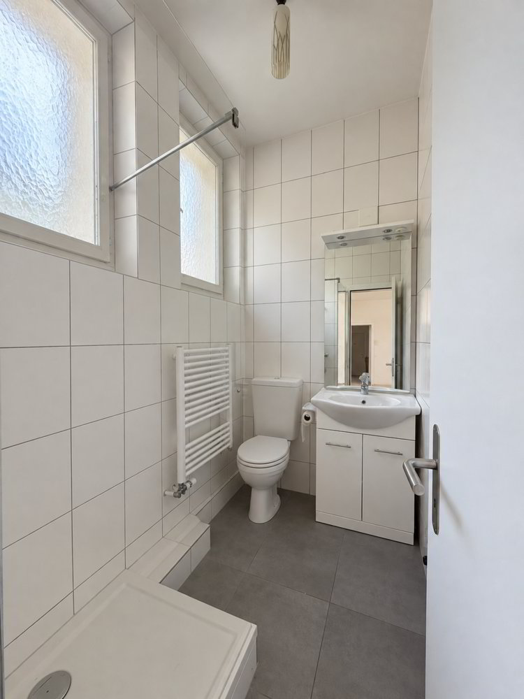 2 rooms Apartment for rent in St-Imier - image 1/3