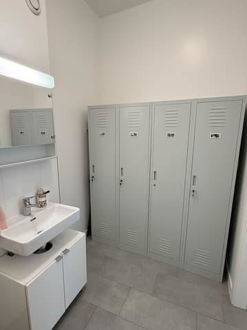 null rooms Office & Commercial for rent in Genève - image 1/7