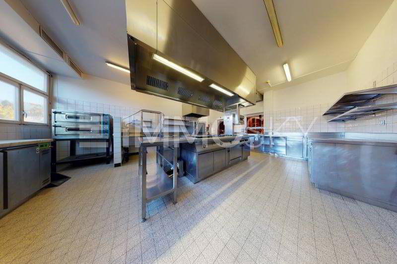 28 rooms House to buy in Les Paccots - image 1/5