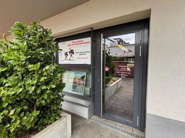 Commercial premises fitted with existing activity and excellent profitability - Mehr