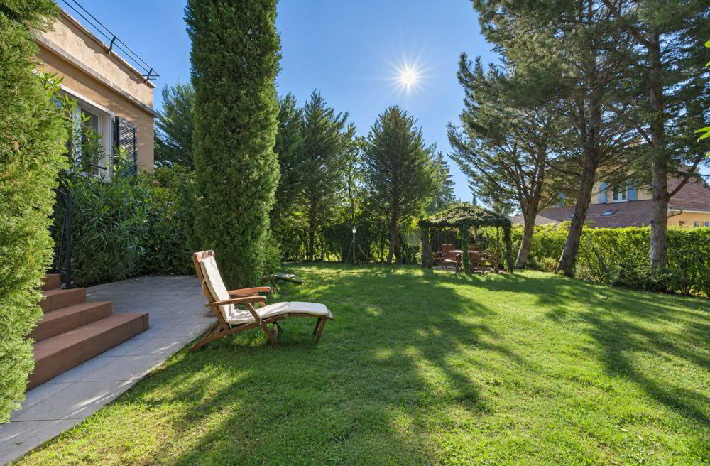 9 rooms House to buy in Pully - image 1/12