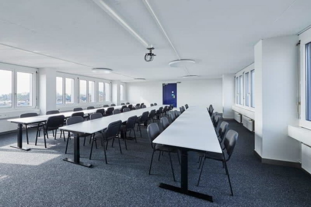 Ufficio & Commercio di null locali in affitto a Schwerzenbach - immagine 1/5