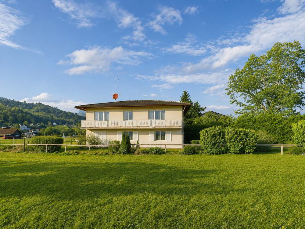 5.5 Zimmer Haus zum verkaufen in Sevelen - Bild 1/6
