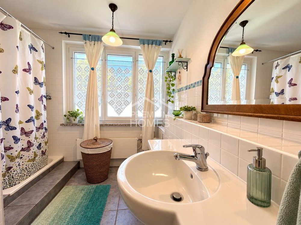 4 rooms House to buy in Wohlen AG - image 1/13