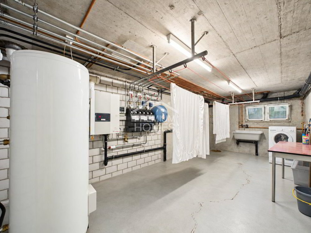 6 rooms House to buy in Rheinfelden - image 1/13
