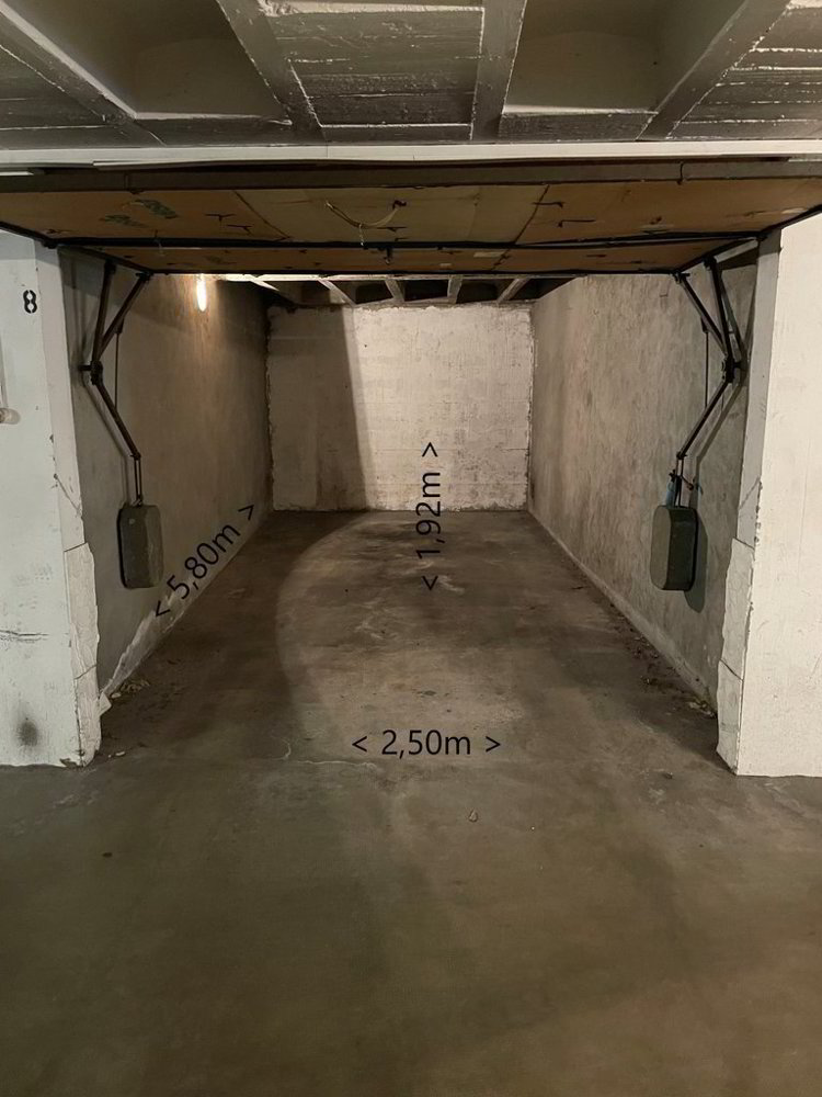 null rooms Car park, garage for rent in Genf - image 1/2