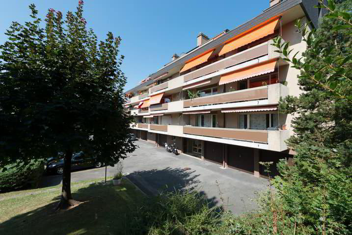 null rooms Car park, garage for rent in Vevey - image 1/2