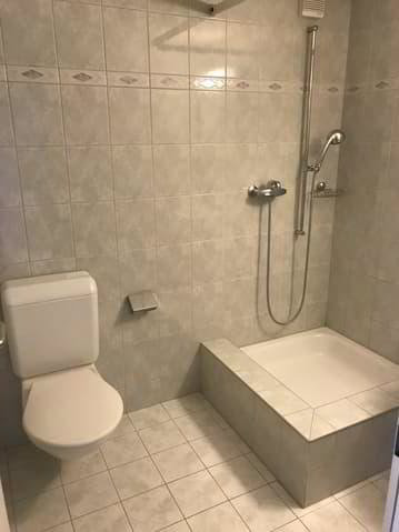Appartement 3 pièces à louer à Hauterive NE - image 1/8
