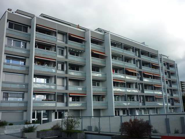 null rooms Car park, garage for rent in Neuenburg - image 1/1