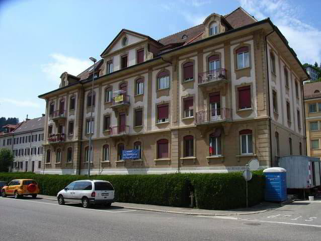 Appartement 5.5 pièces à louer à Le Locle - image 1/11