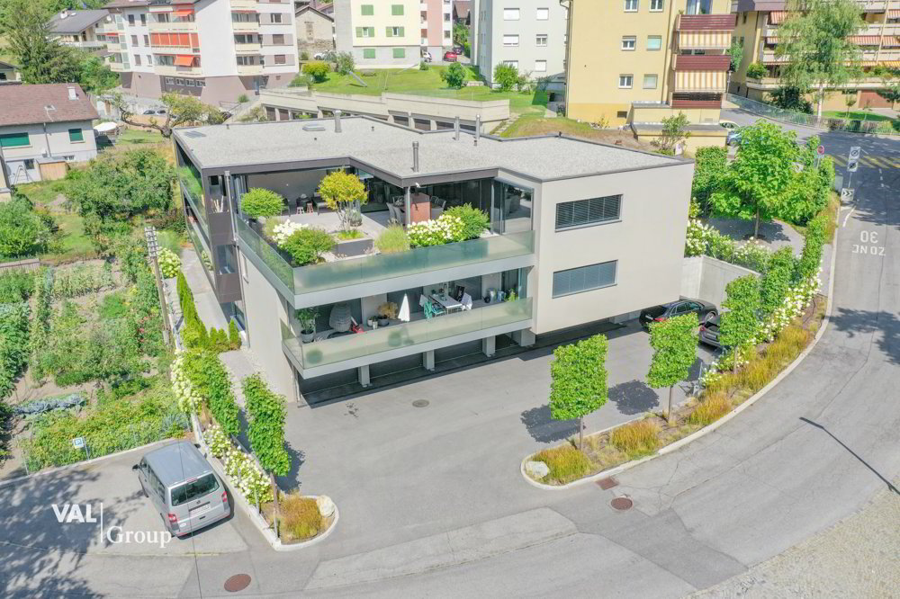4 rooms Apartment to buy in Brig - image 1/13