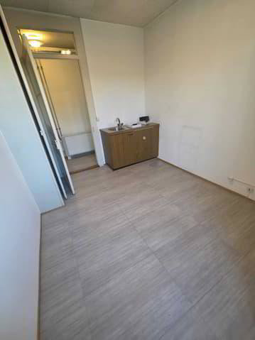 null rooms Office & Commercial for rent in Lausanne - image 1/6