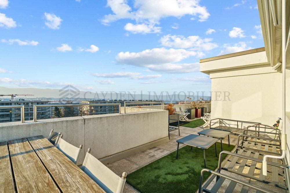 8 rooms Apartment to buy in Genf - image 1/1