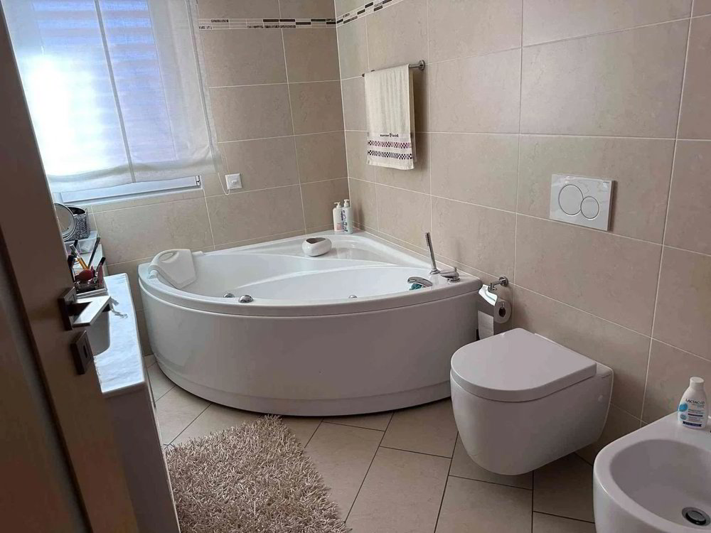 Appartement 4.5 pièces à louer à Castione - image 1/5
