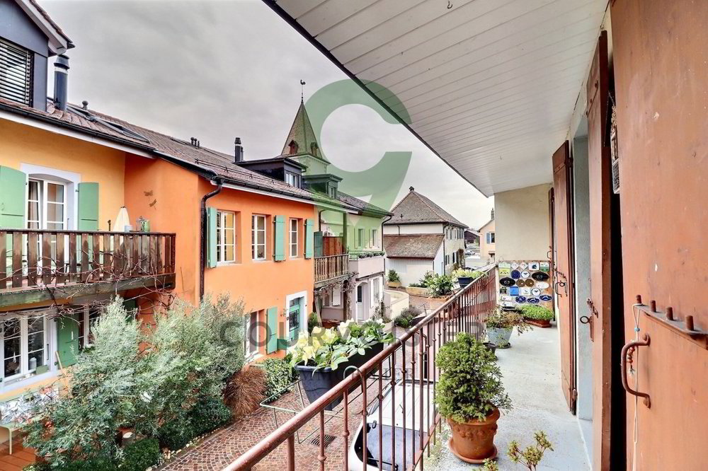 7 rooms House to buy in Aubonne - image 1/13