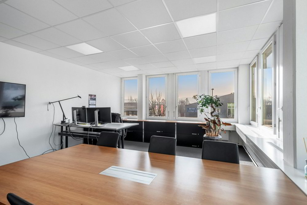 Gewerbe- und Produktionsflächen mit Büro ab 2'000 m² - flexibel und gut angebunden - Mehr