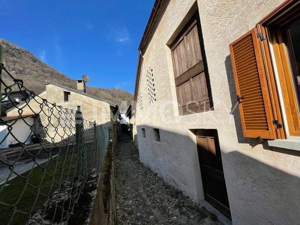 Immeuble d'habitation de 10 pièces en vente à Mezzovico - 173 m² - Ansicht 2
