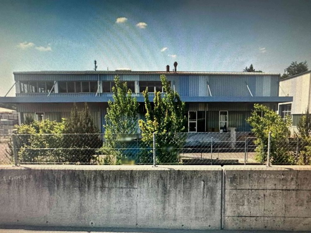 4.5 rooms Office & Commercial for rent in Buchrain - image 1/12