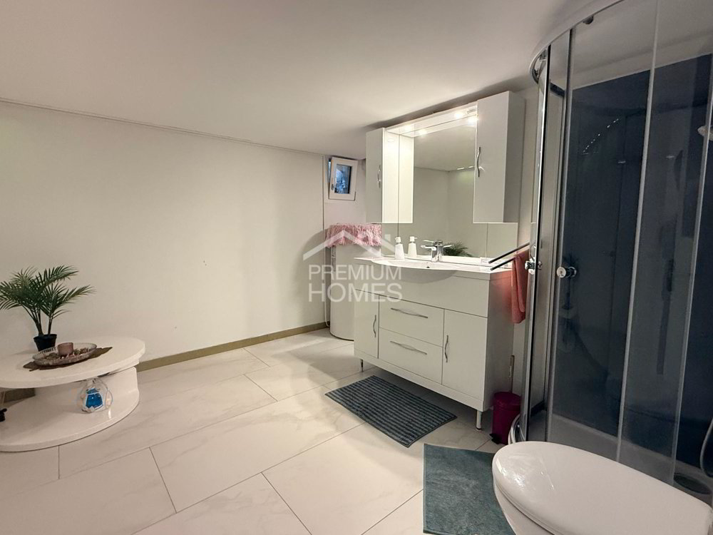 2 rooms House to buy in Zurigo - image 1/7