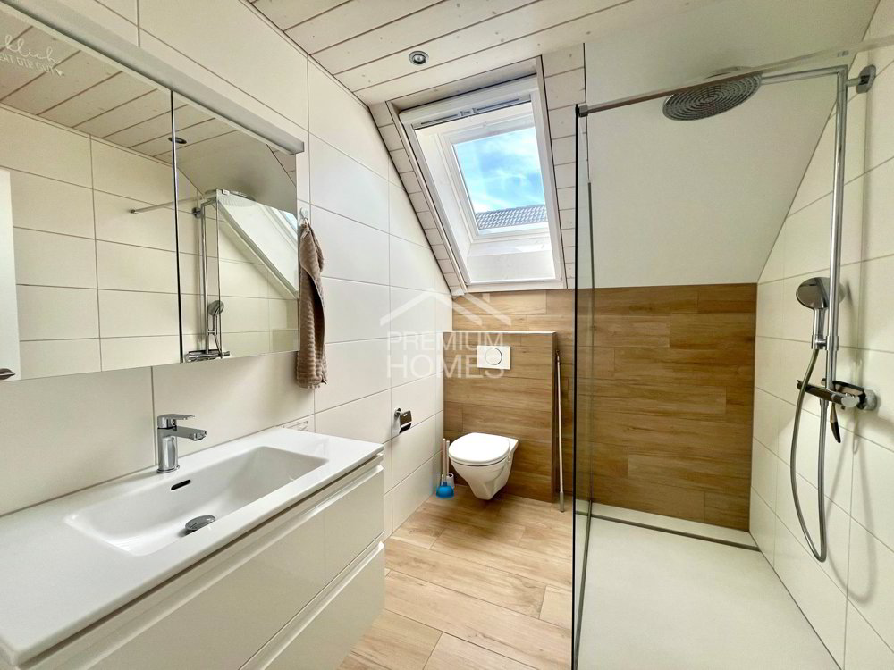 Casa di 6 locali in vendita a Konolfingen - immagine 1/6