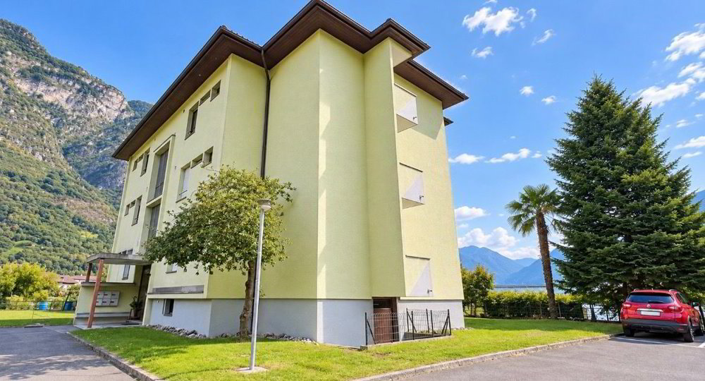 3 rooms Apartment to buy in Biasca - image 1/13