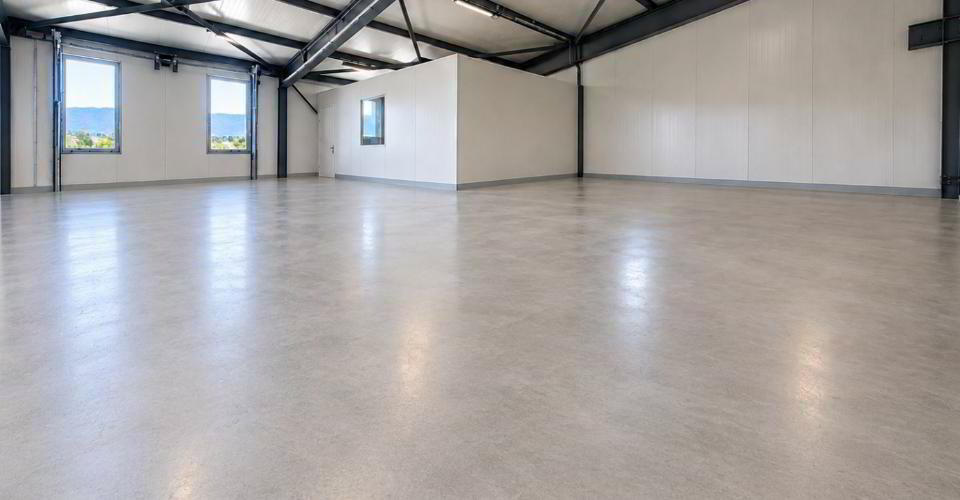 Sion, à louer un de 297.60 m² au 1er étage dans un bâtiment industriel entièrement rénové. - Ansicht 4