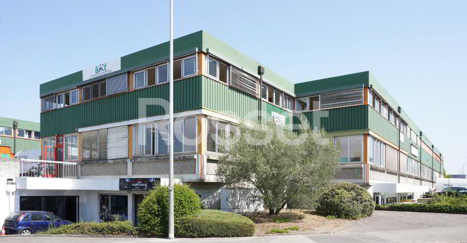 null rooms Office & Commercial for rent in Satigny - image 1/6