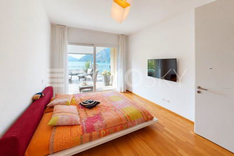 3 rooms Apartment to buy in Castagnola - image 1/5