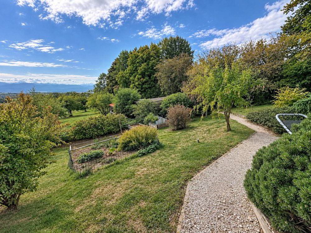 Maison 8 pièces à acheter à Le Vaud - image 1/13