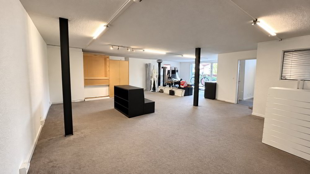 Surface commerciale + administrative d'environ 414m² sise sur 2 niveaux - Mehr