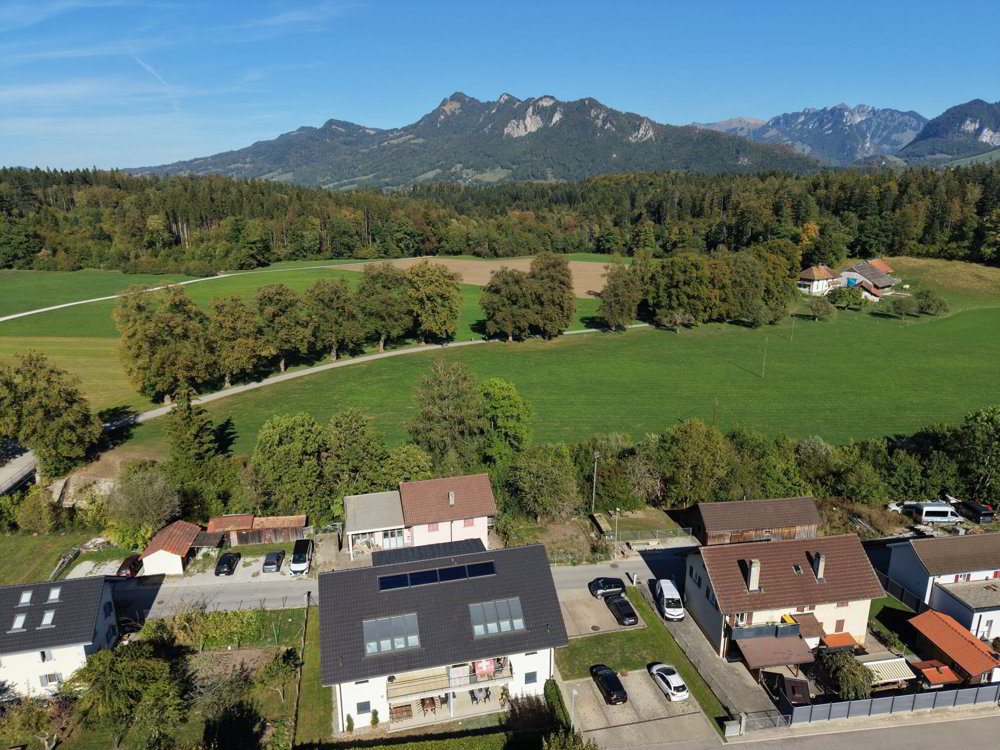 4.5 rooms Apartment to buy in La Tour-de-Trême - image 1/3
