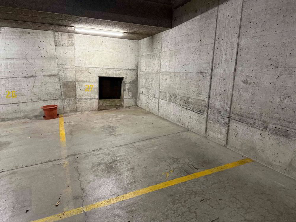 null rooms Car park, garage for rent in Baar - image 1/2