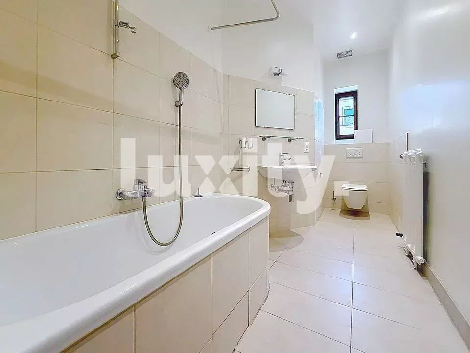 4 rooms Apartment for rent in Genève - image 1/7
