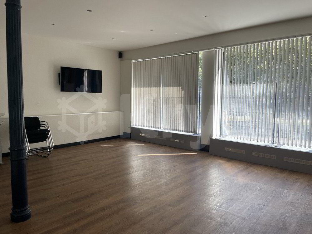 AU COEUR DE VILLE SURFACE COMMERCIALE 75 M2 AVEC VITRINE - Ansicht 2