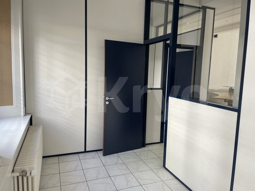 AU COEUR DE VILLE SURFACE COMMERCIALE 75 M2 AVEC VITRINE - Ansicht 4