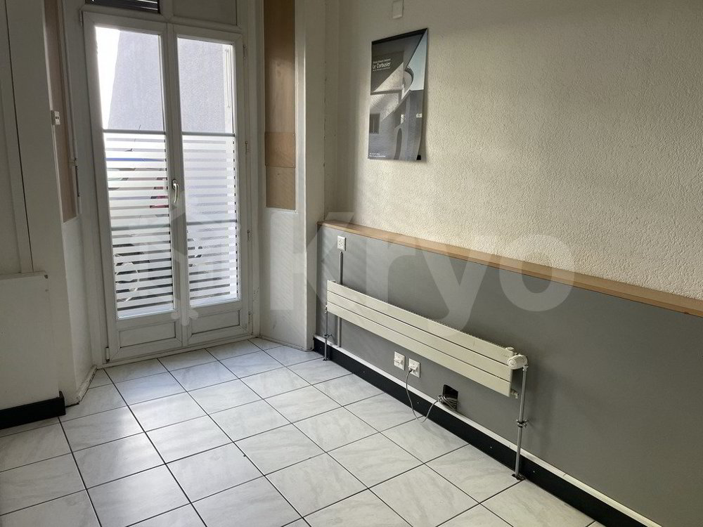 AU COEUR DE VILLE SURFACE COMMERCIALE 75 M2 AVEC VITRINE - Ansicht 5