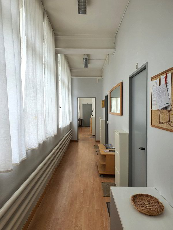 15 rooms Office & Commercial to buy in St-Imier - image 1/9