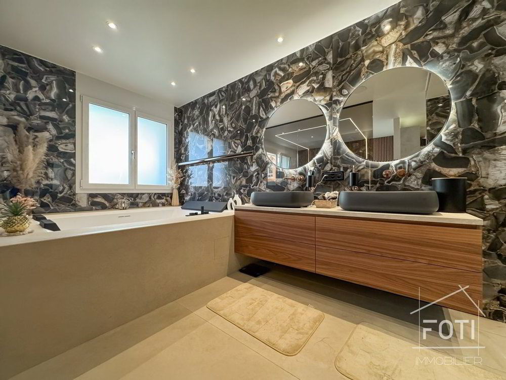 Casa di 9 locali in vendita a Collombey - immagine 1/13