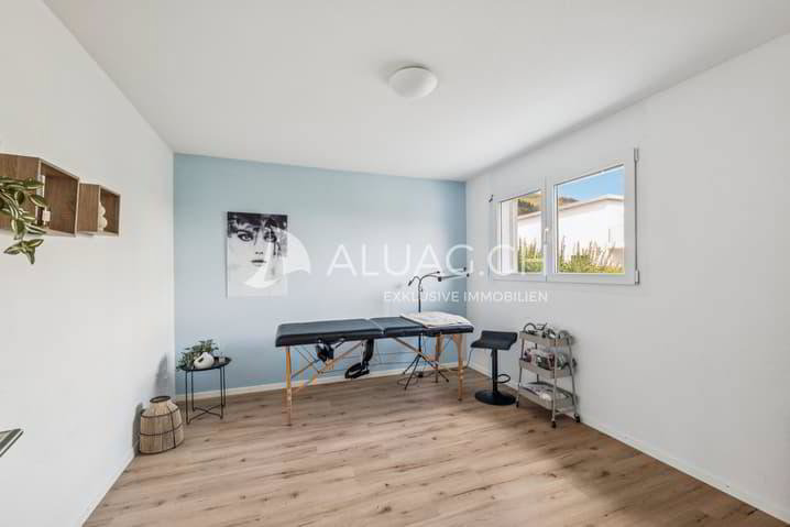 5.5 rooms House to buy in Pieterlen - image 1/8