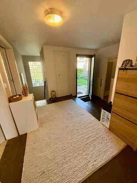 Maison 8 pièces à louer à Nyon - image 1/13