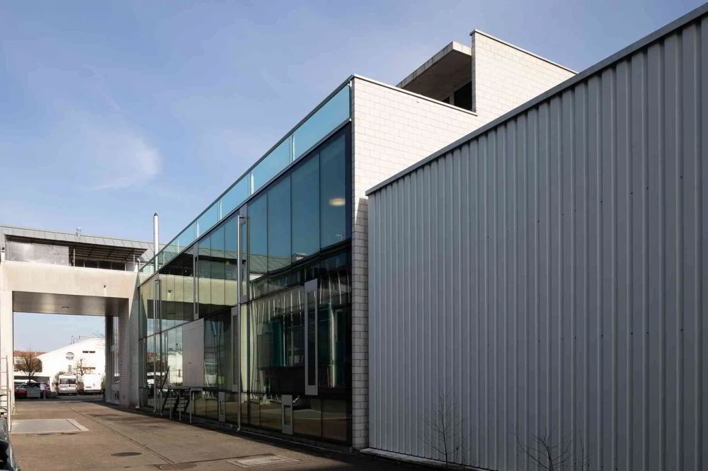 Neuer moderne Büro-/ Atelier-/ Gewerberaum mit raumhohen Verglasungen - Ansicht 2