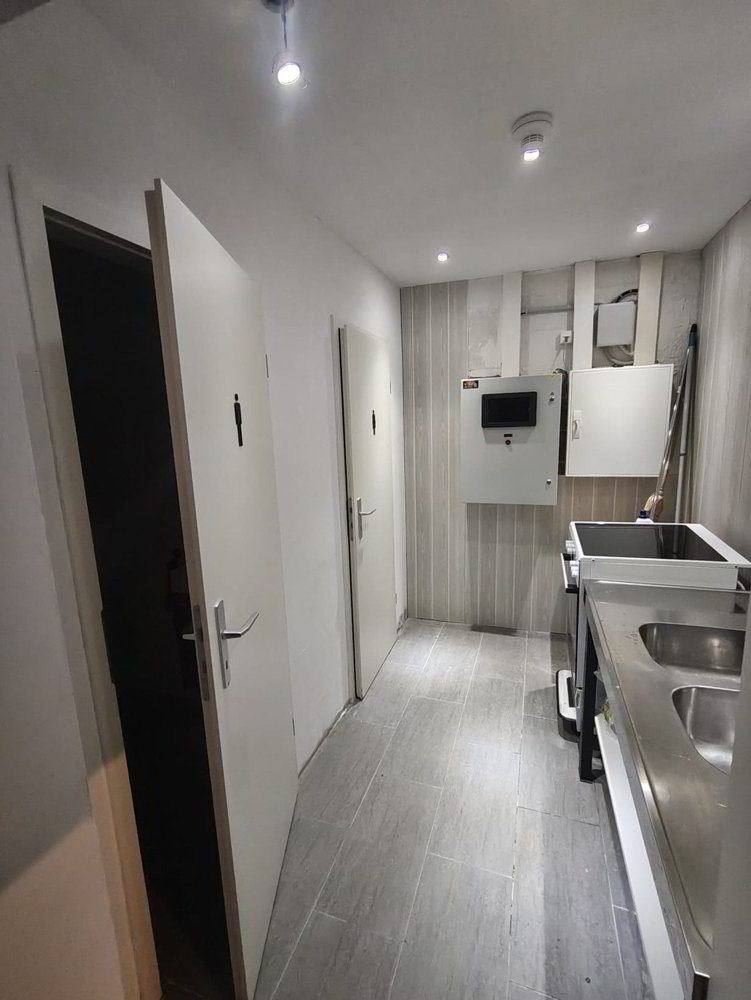 À LOUER BUREAUX DE 187 M2 ENV. À ETOY - Mehr