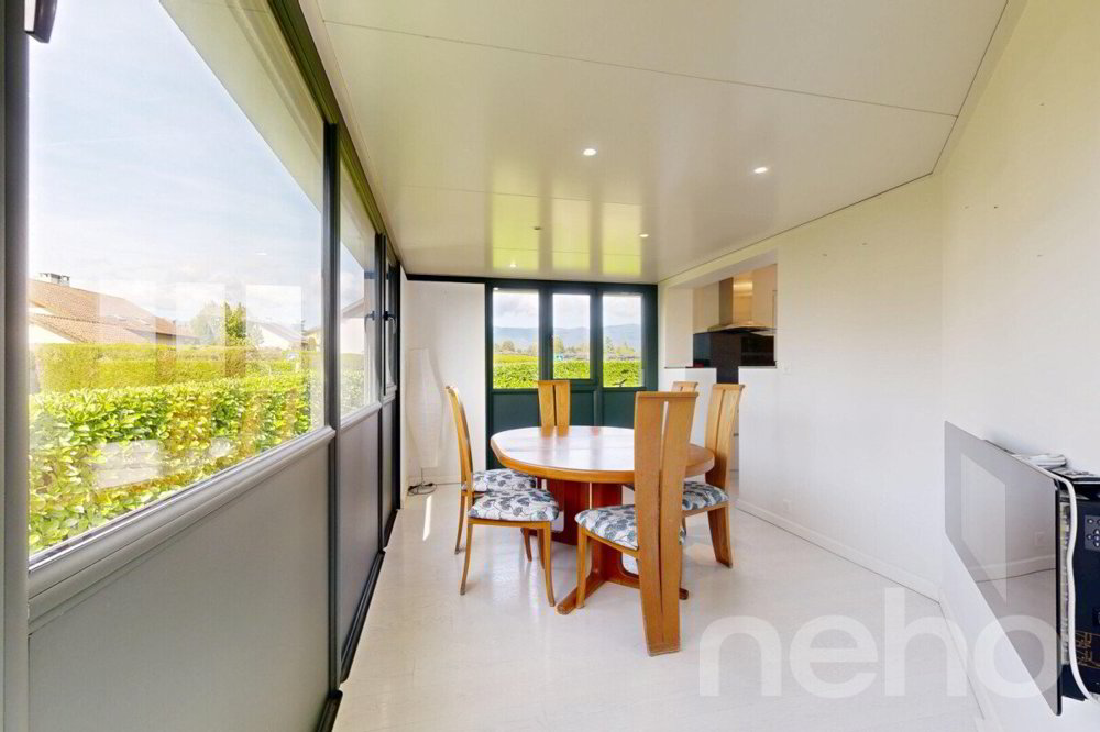5.5 rooms House to buy in Coppet - image 1/12