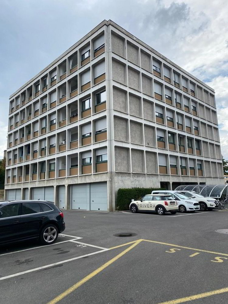 null rooms Car park, garage for rent in Châtelaine - image 1/1